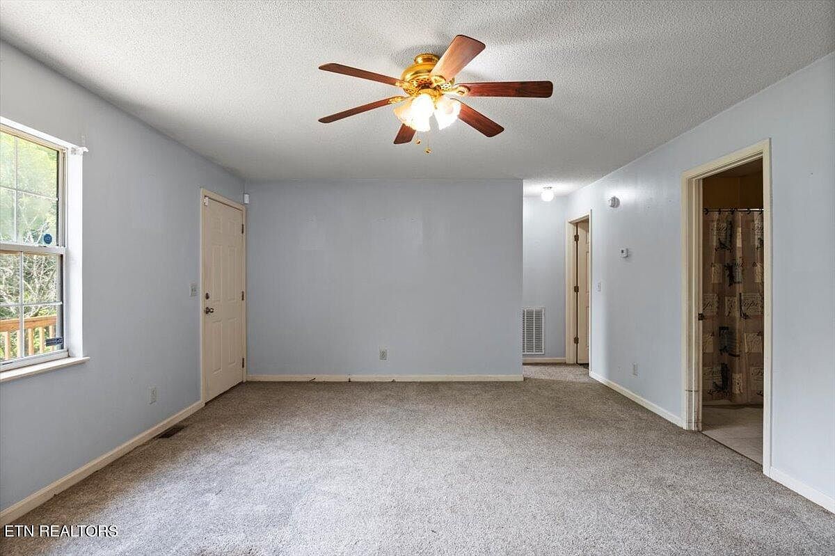 546 Park Rd Caryville, TN 37714 - Thumbnail 5