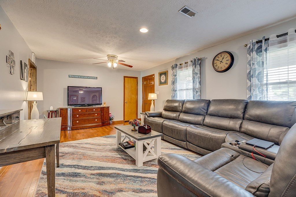 77 Major St Lebanon, VA 24266 - Thumbnail 5