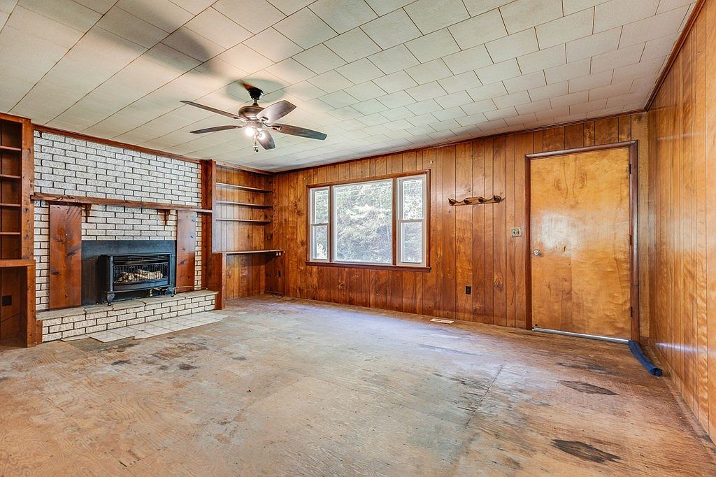 2967 Elkins Branch Rd Grundy, VA 24614 - Thumbnail 5