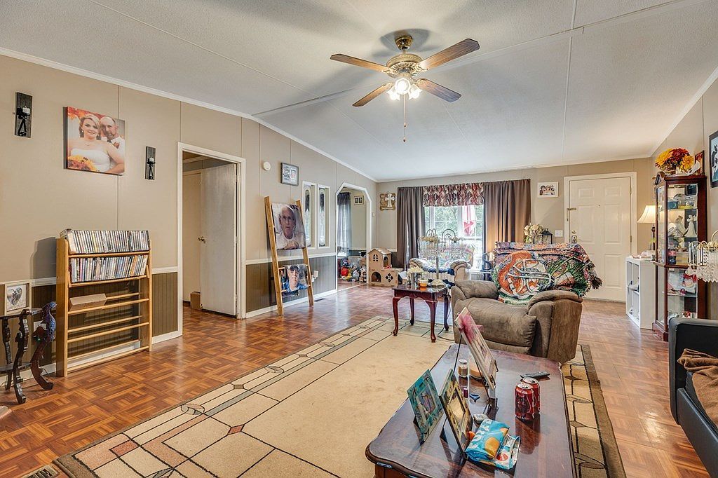 2497 Slate Creek Rd Grundy, VA 24614 - Thumbnail 5