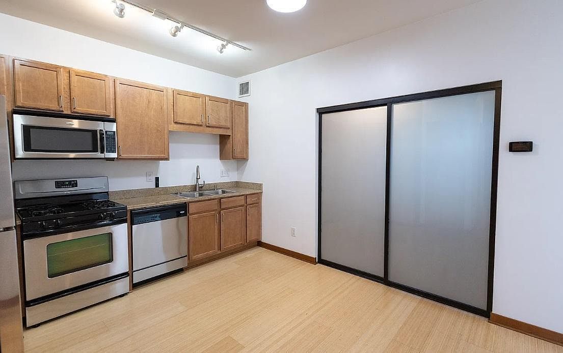 15 E Franklin Ave APT 224 Minneapolis, MN 55404 - Thumbnail 5