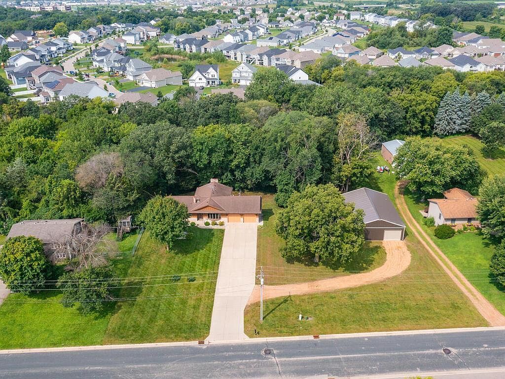 1760 Mount Hope Rd Carver, MN 55315 - Thumbnail 5