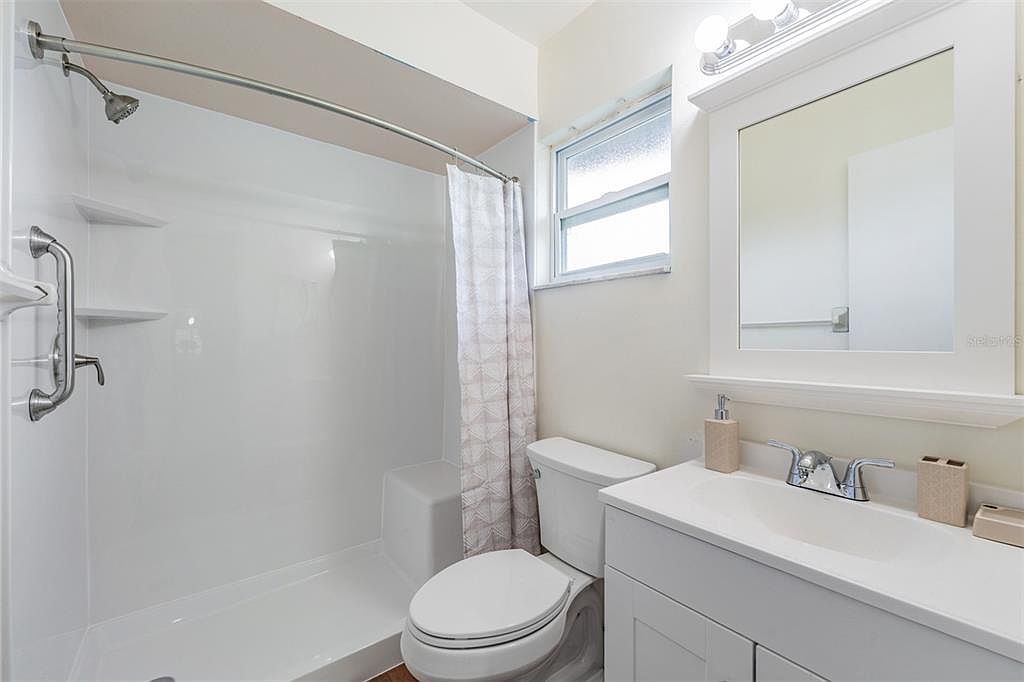 2111 Groveglen Ln S Lakeland, FL 33813 - Thumbnail 5