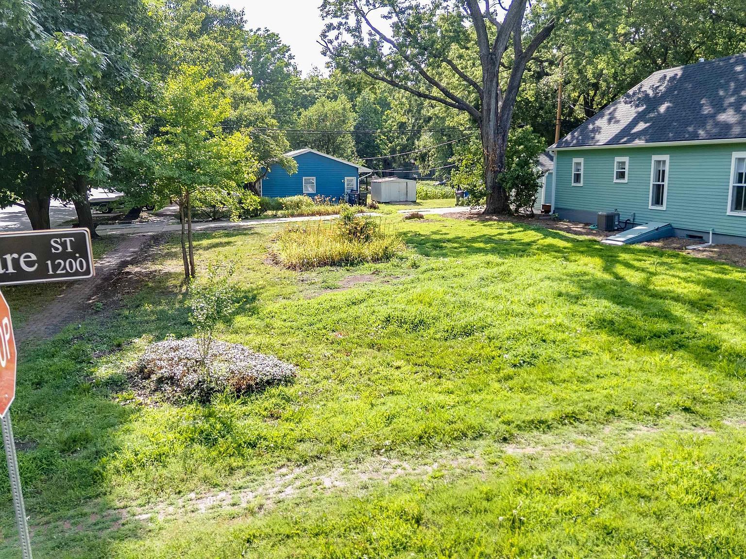 1243 Delaware St #B Lawrence, KS 66044 - Thumbnail 5