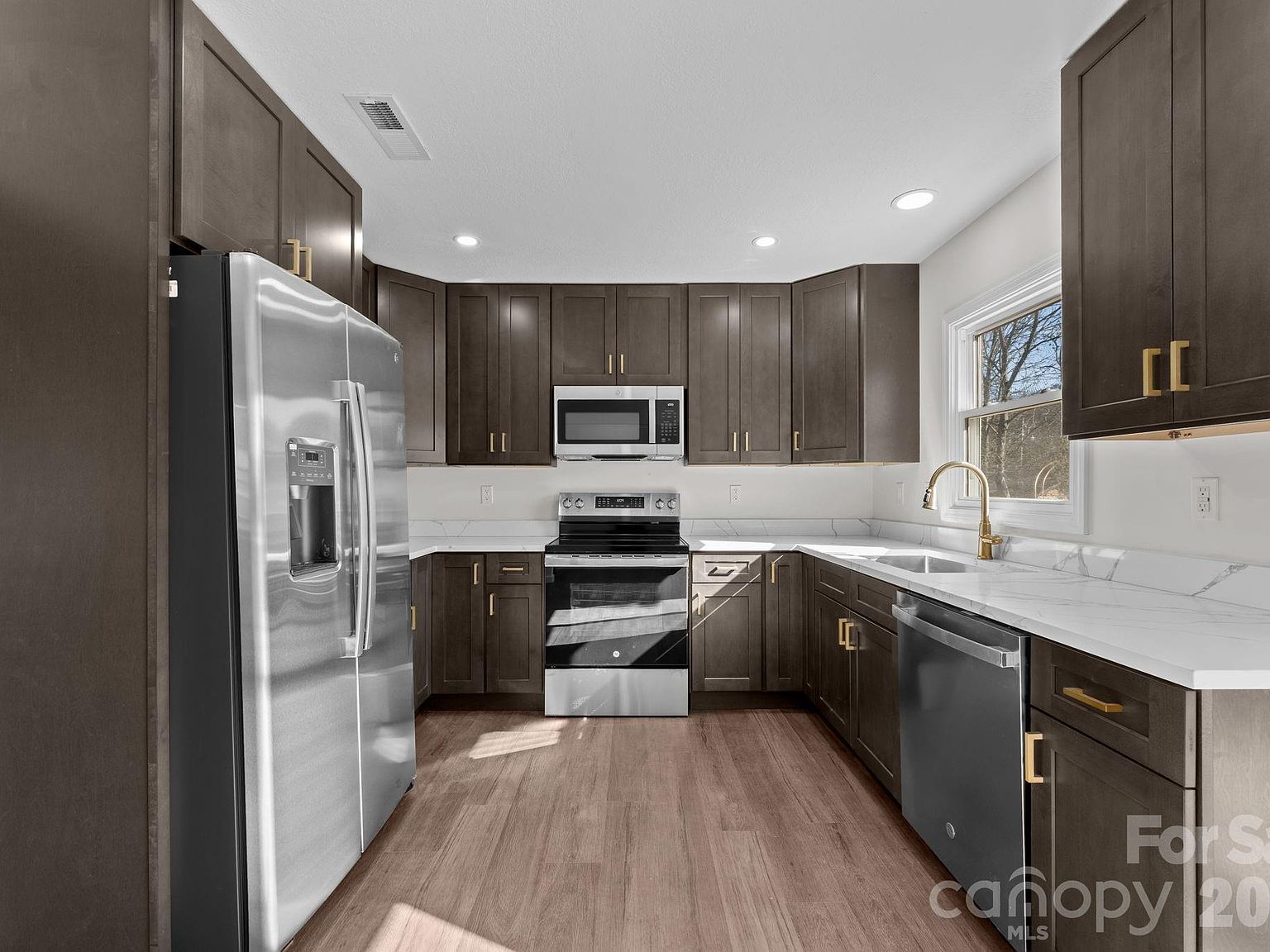 83 Hillside St Franklin, NC 28734 - Thumbnail 5