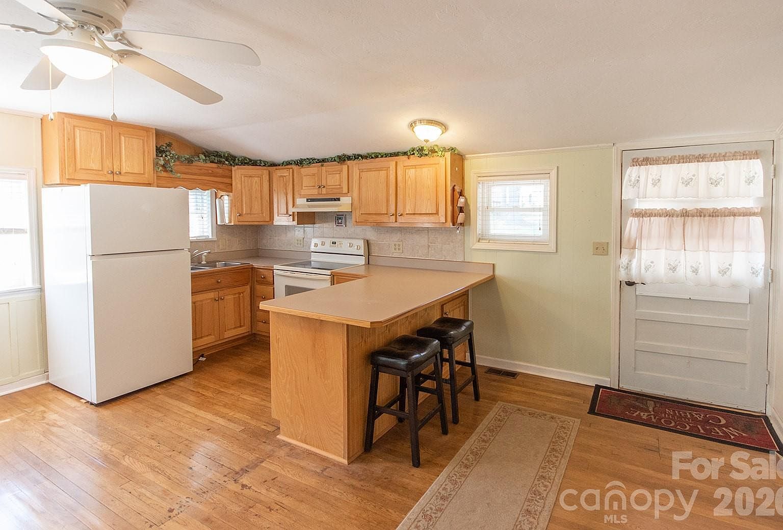 59 S Front St Franklin, NC 28734 - Thumbnail 5