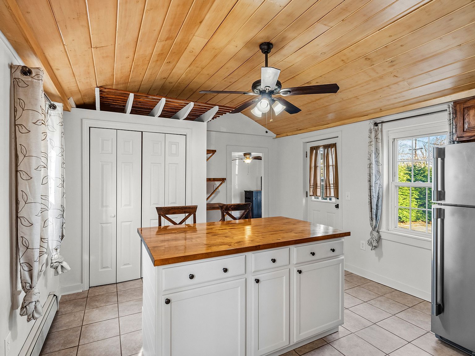 134 Otrobando Ave Norwich, CT 06360 - Thumbnail 5