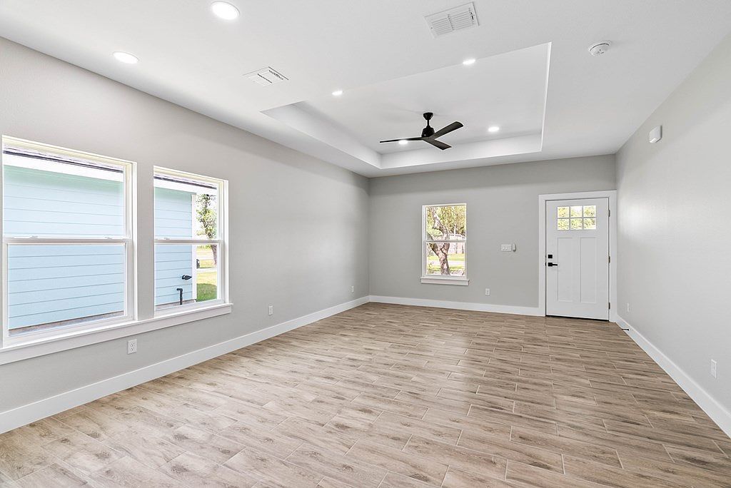 1114 N Gagon St Rockport, TX 78382 - Thumbnail 5