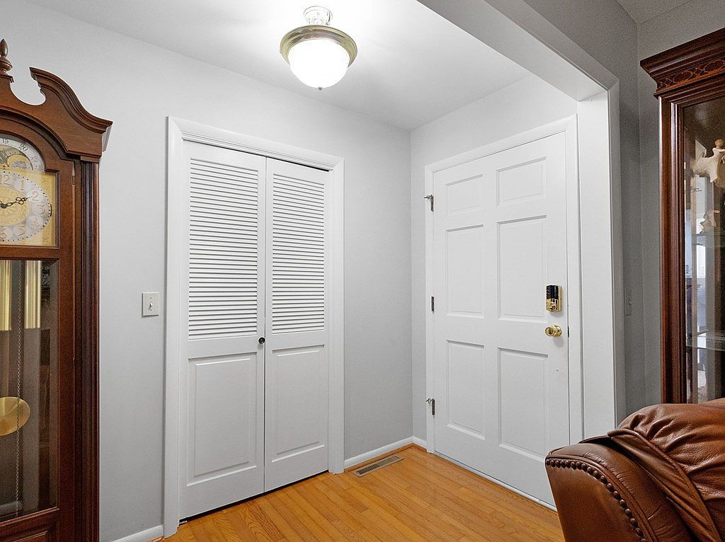 401 Skyline Dr Hazard, KY 41701 - Thumbnail 5