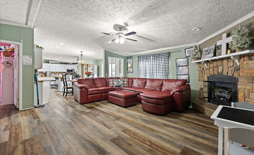 7799 Wolf Creek Rd Wooton, KY 41776 - Thumbnail 5