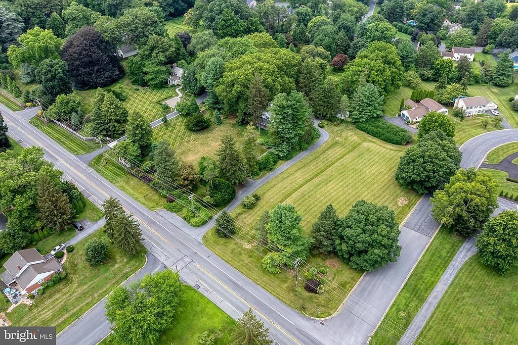 1 & 2 Bentley Ln Lancaster, PA 17603 - Thumbnail 5