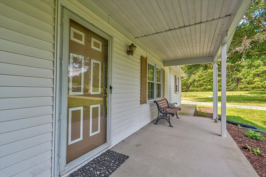 388 E Hightower Rd Sutherlin, VA 24594 - Thumbnail 5