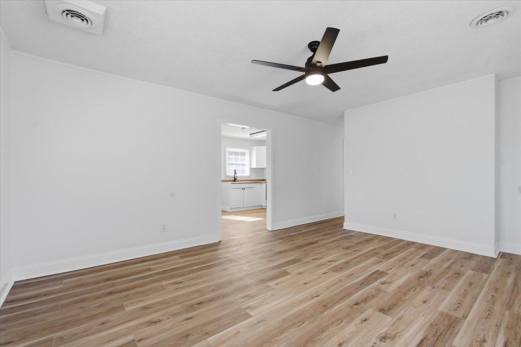 761 W 5th St Chase City, VA 23924 - Thumbnail 5