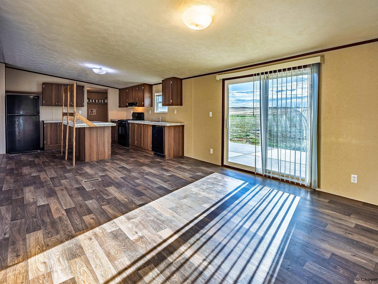 12703 Chalk Bluff Rd Cheyenne, WY 82007 - Thumbnail 5