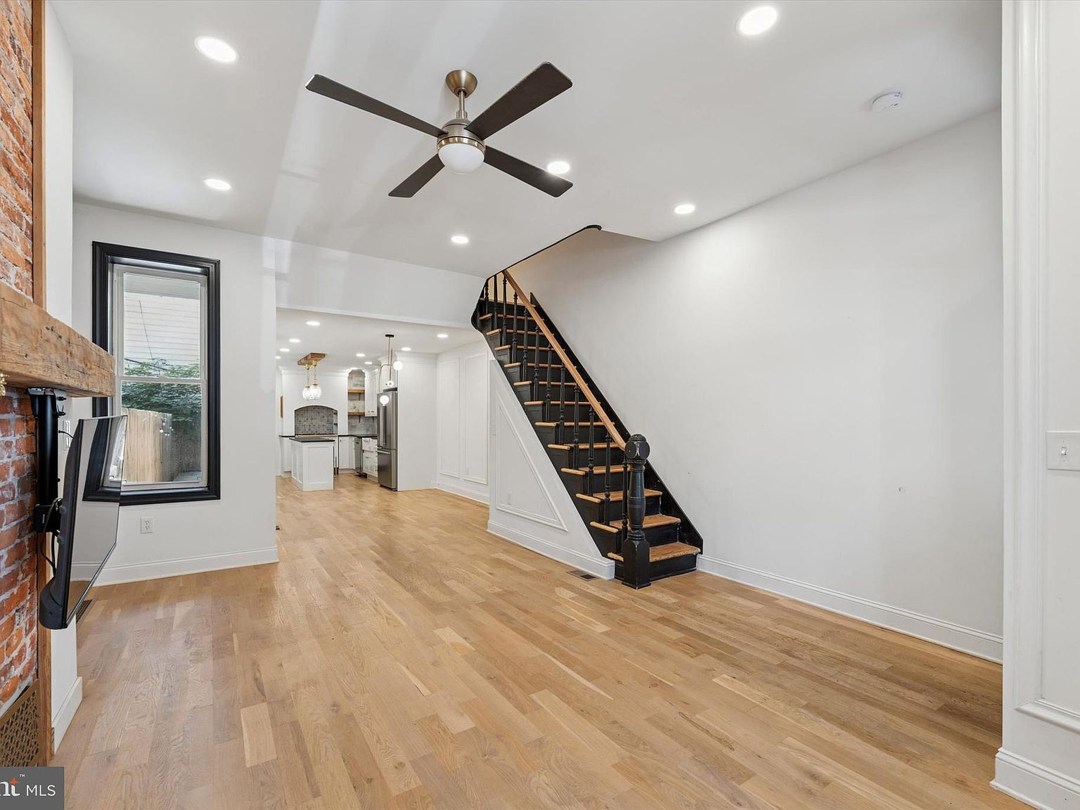 858 Perkiomen St Philadelphia, PA 19130 - Thumbnail 5