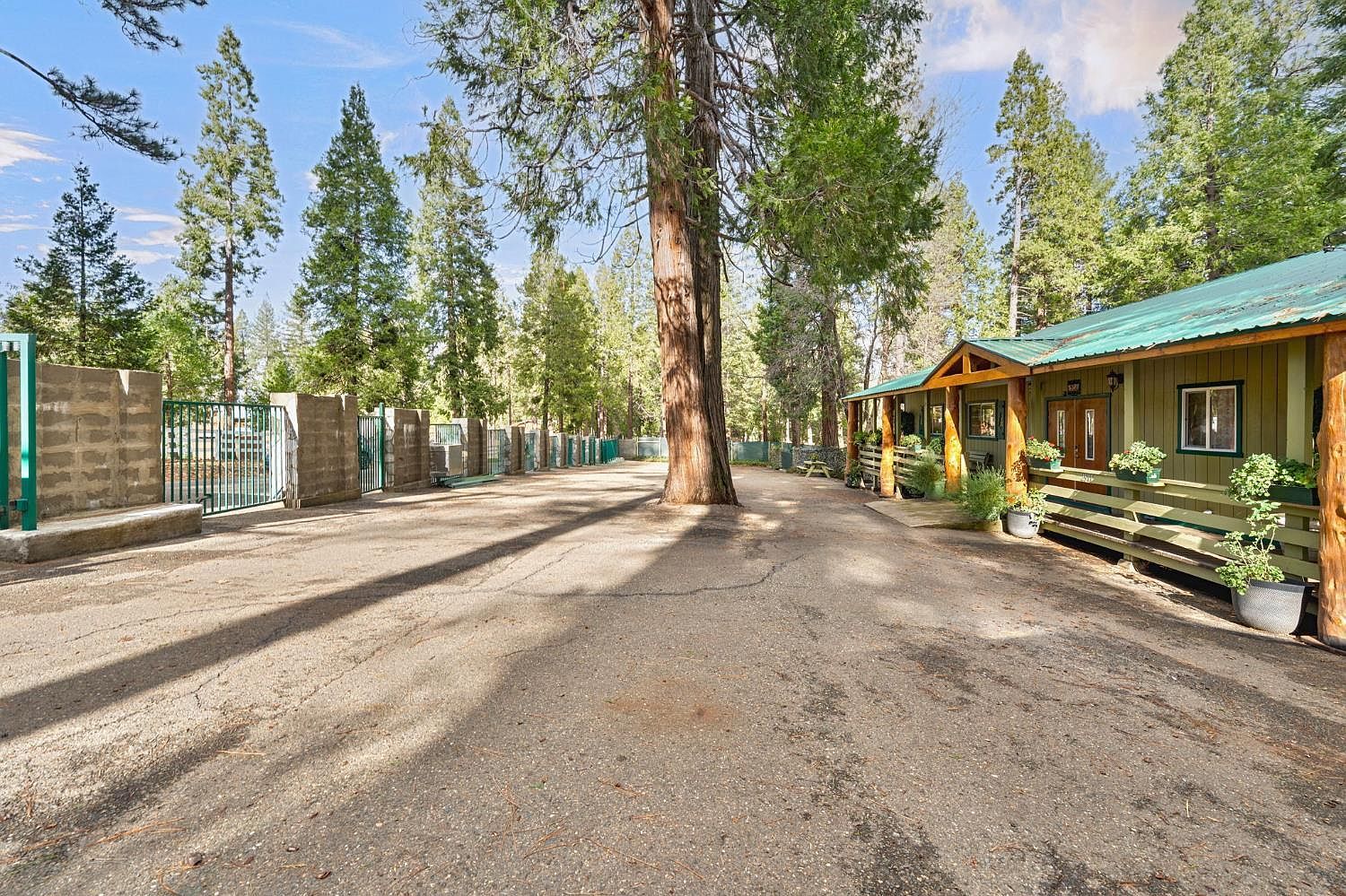 2911 Larkspur Ln Camino, CA 95709 - Thumbnail 5