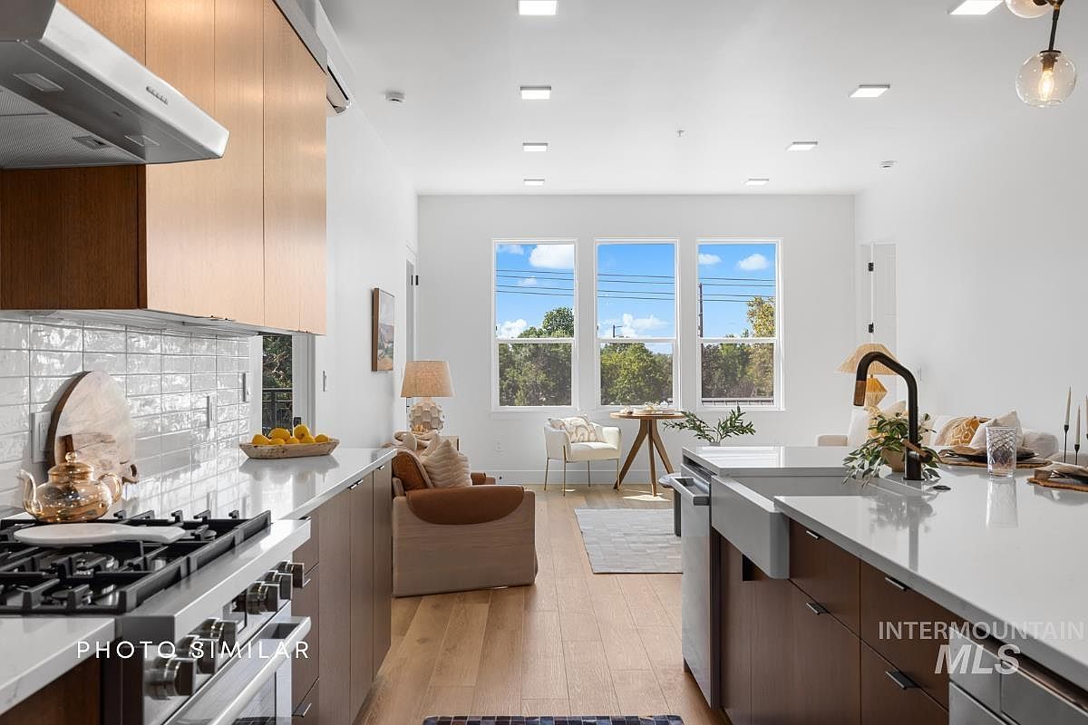 55 E State St #203 Eagle, ID 83616 - Thumbnail 5