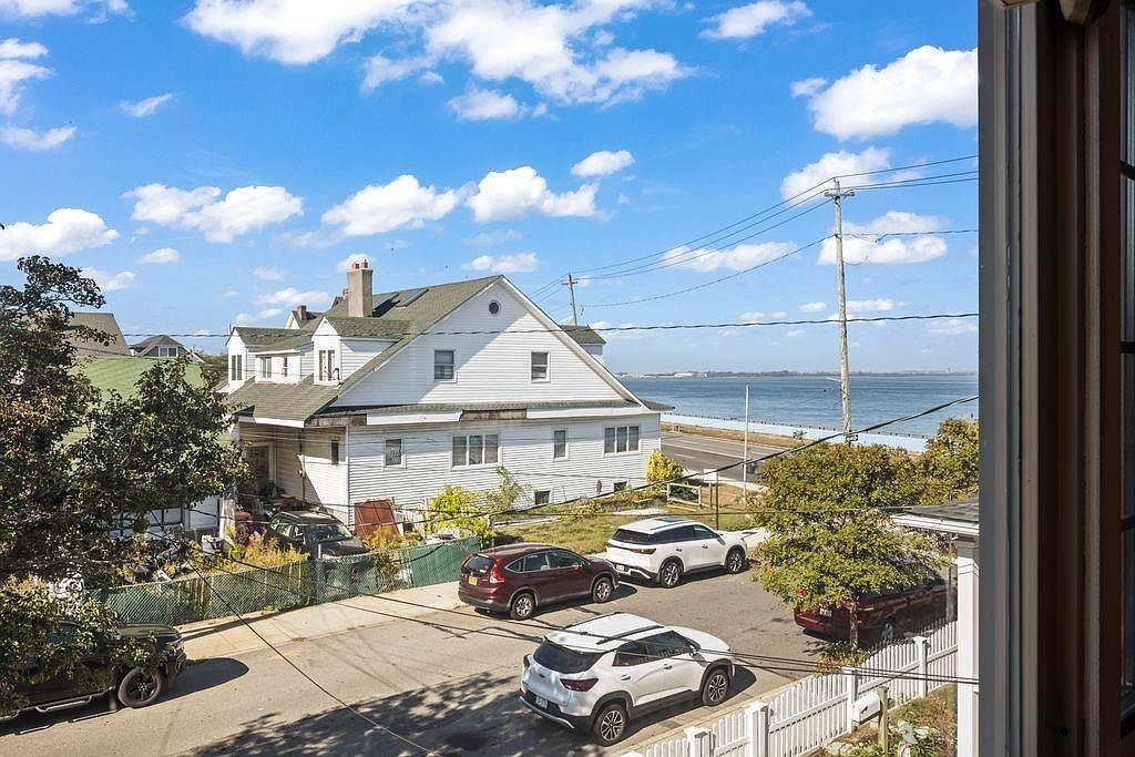 454 Beach 122nd St Far Rockaway, NY 11694 - Thumbnail 5