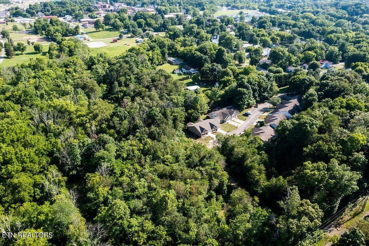Oak Place Cir Madisonville, TN 37354 - Thumbnail 5