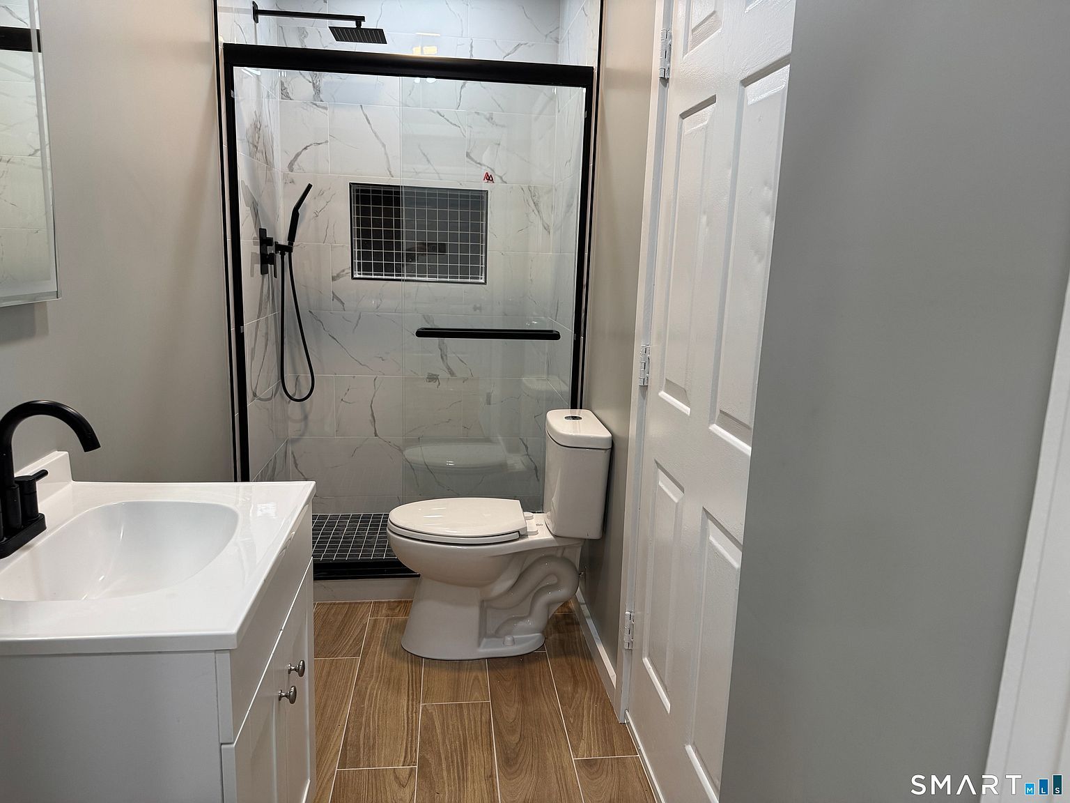 299 Linnmoore St Hartford, CT 06106 - Thumbnail 5