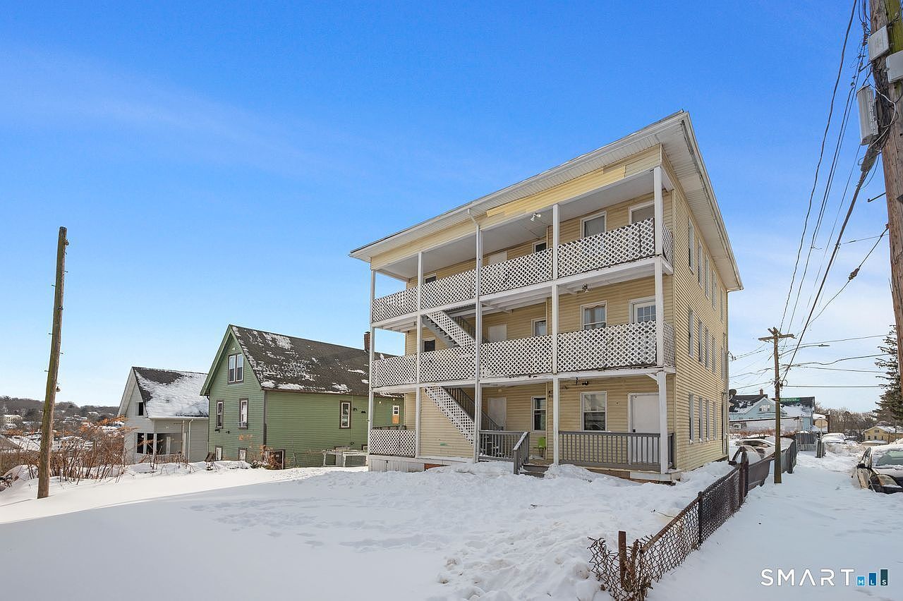 36 Brewster St Waterbury, CT 06704 - Thumbnail 5