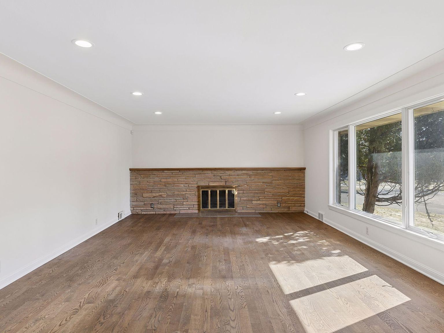 2079 Upper Saint Dennis Rd Saint Paul, MN 55116 - Thumbnail 5