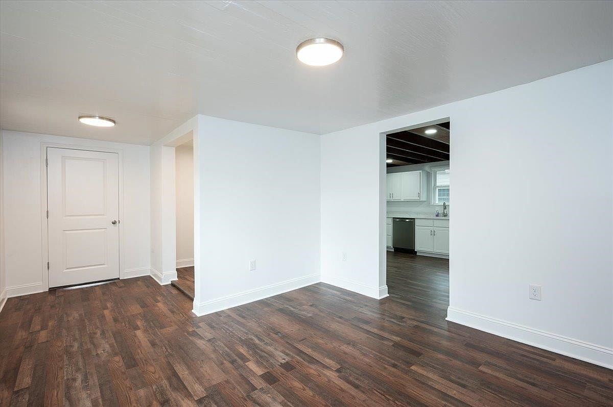 141 S Broad St E Angier, NC 27501 - Thumbnail 5