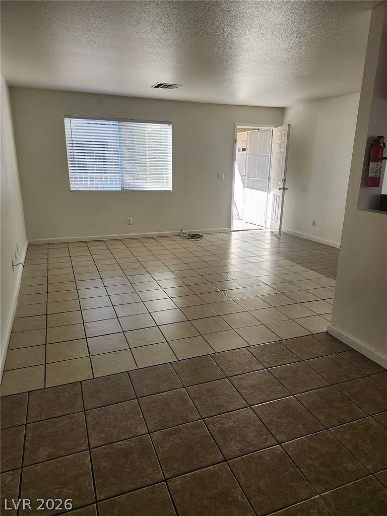 1670 N Lamont St Las Vegas, NV 89115 - Thumbnail 5