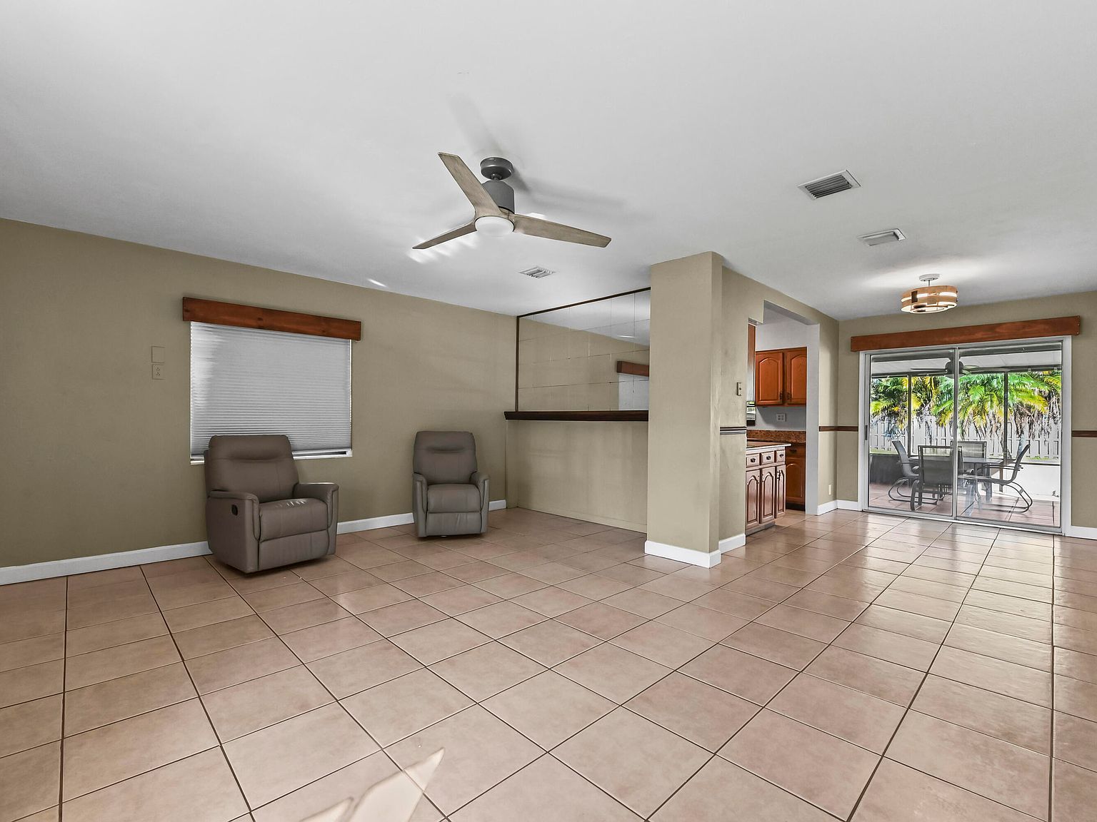 105 NE 2nd Pl Dania, FL 33004 - Thumbnail 5