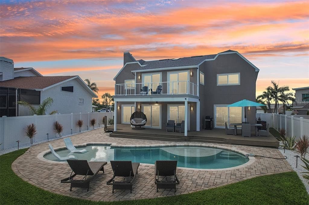 311 22nd St Belleair Beach, FL 33786 - Thumbnail 5