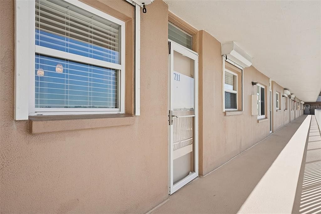 1847 Shore Dr S APT 711 South Pasadena, FL 33707 - Thumbnail 5