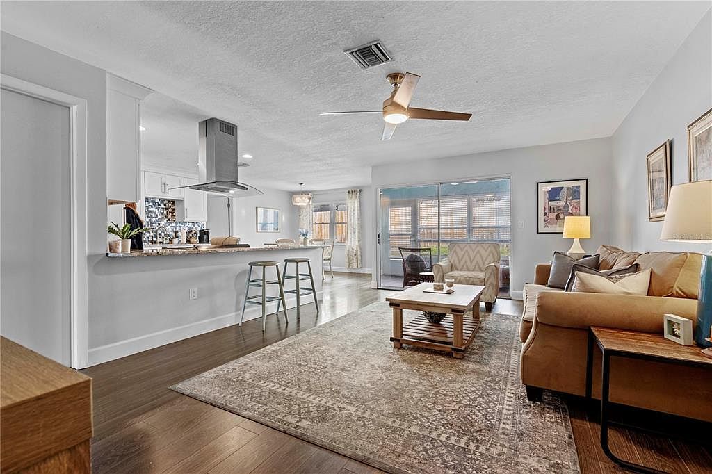 1318 Moreland Dr UNIT 105 Clearwater, FL 33764 - Thumbnail 5