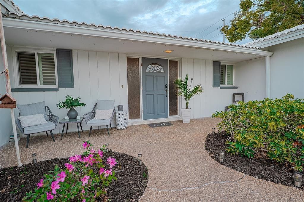 14001 Yacht Club Blvd Seminole, FL 33776 - Thumbnail 5