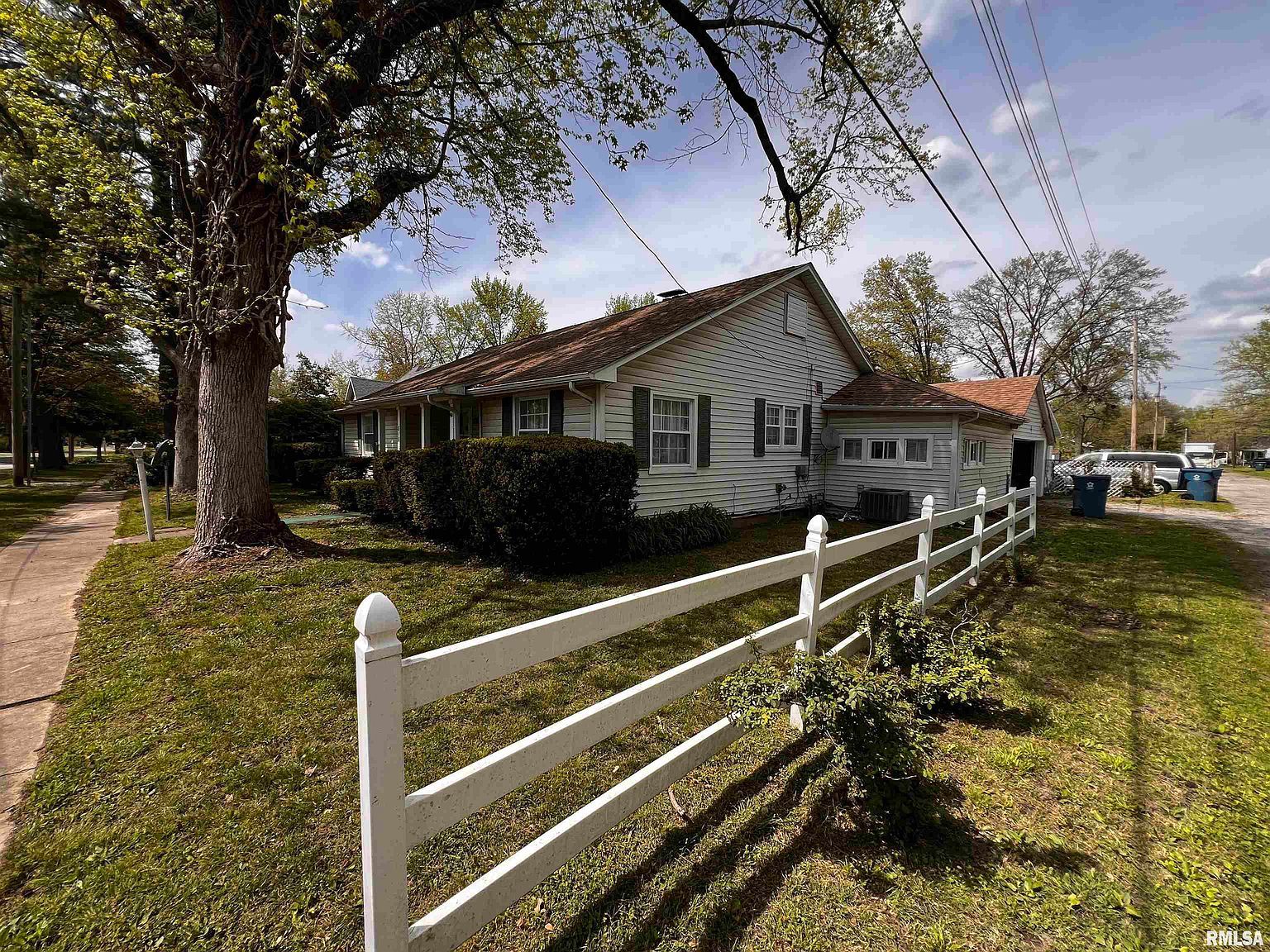 810 E 7th St Centralia, IL 62801 - Thumbnail 5