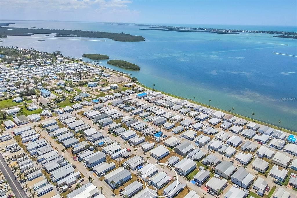 10315 Cortez Rd W LOT 24H Bradenton, FL 34210 - Thumbnail 5