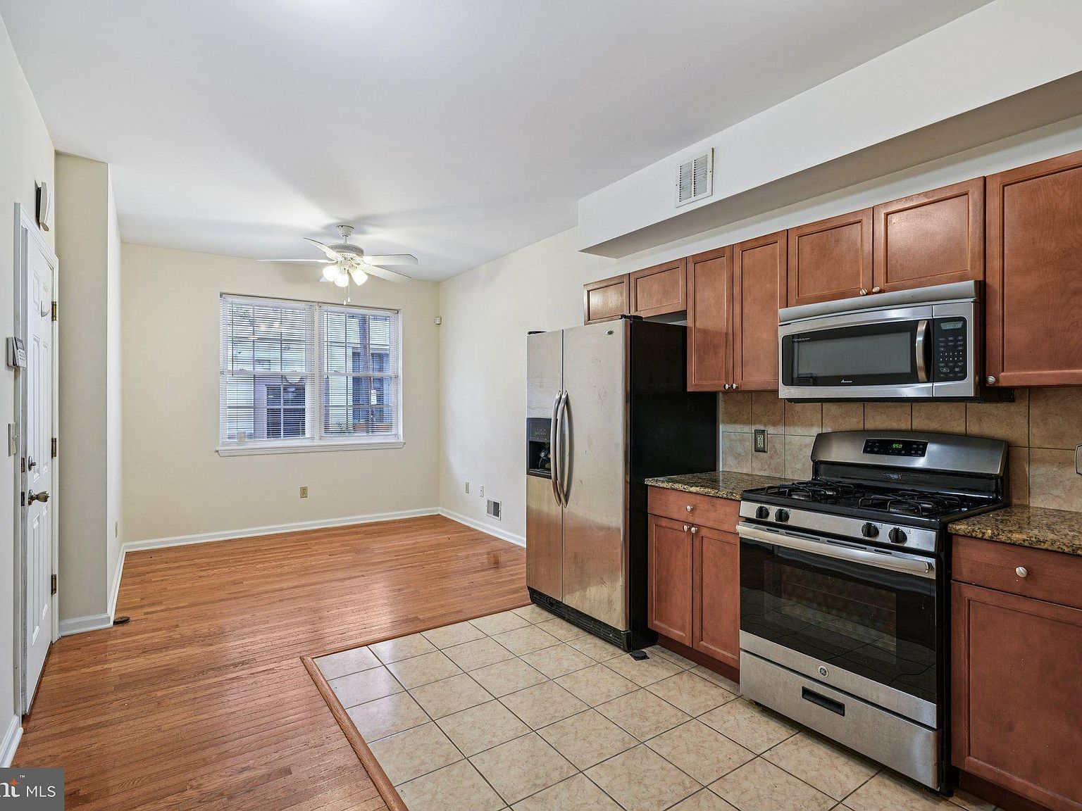 552 N 11th St Philadelphia, PA 19123 - Thumbnail 5