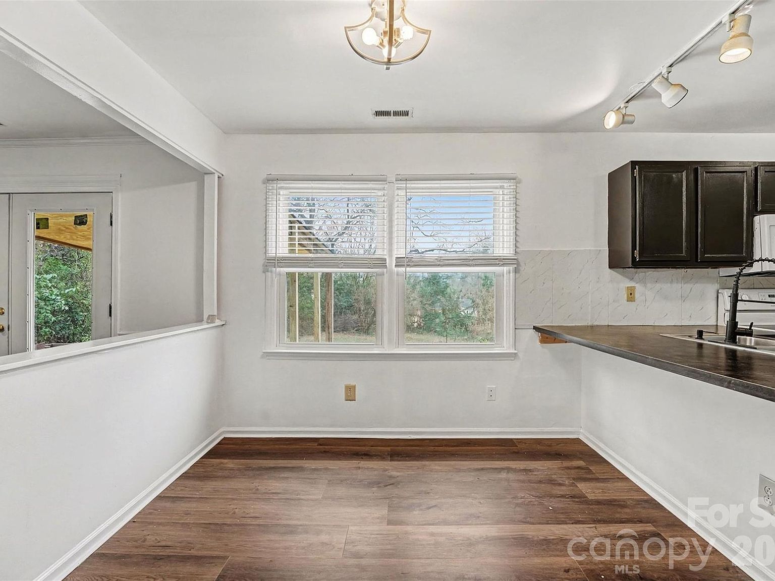 5609 Beaconsfield Rd Charlotte, NC 28214 - Thumbnail 5