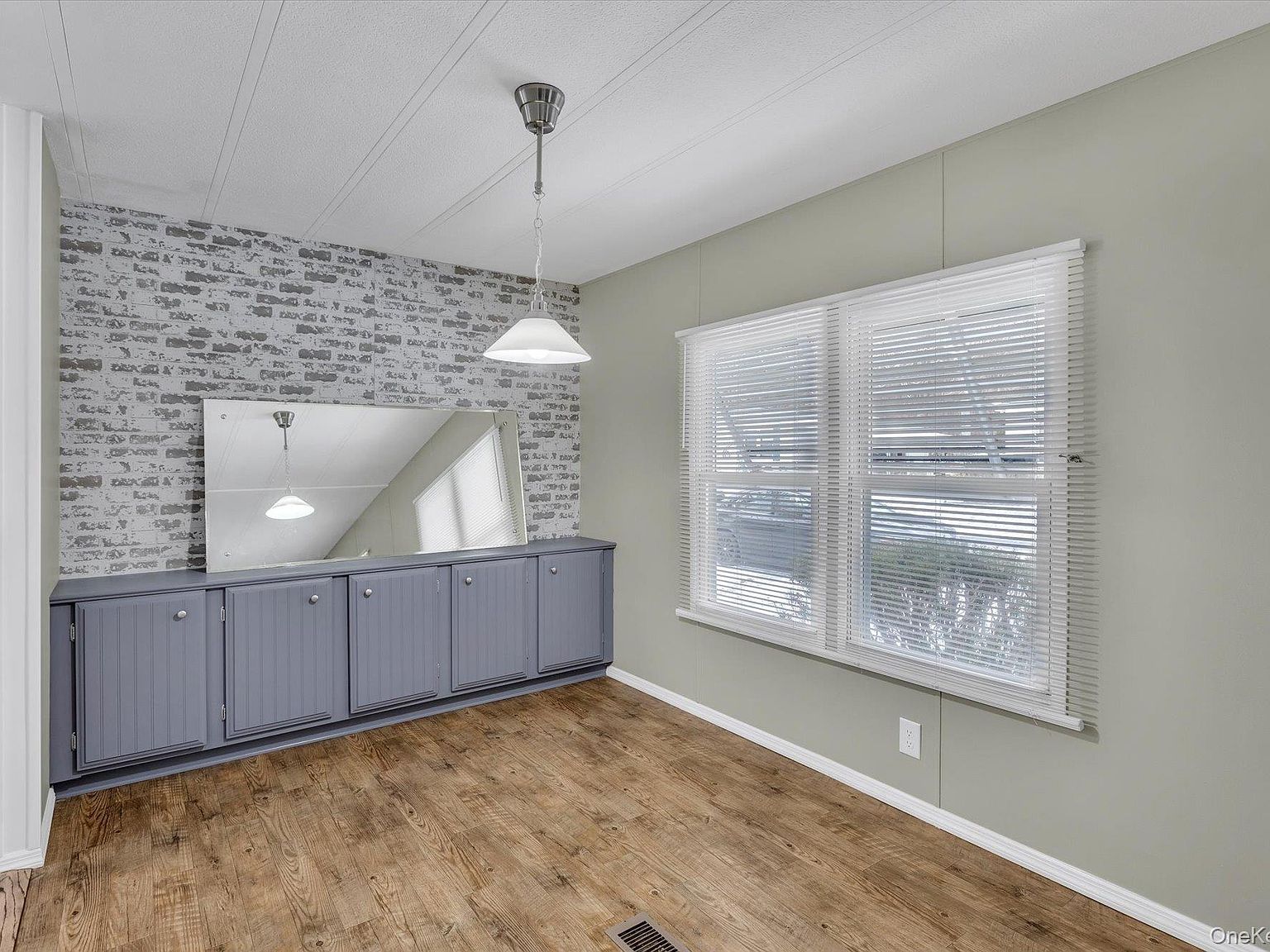 525183 Riverleigh Ave Riverhead, NY 11901 - Thumbnail 5