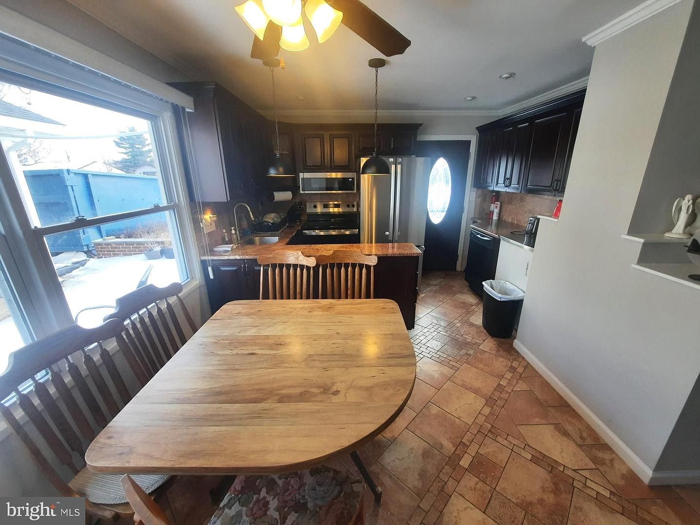 33 Laurel Ln Levittown, PA 19054 - Thumbnail 5