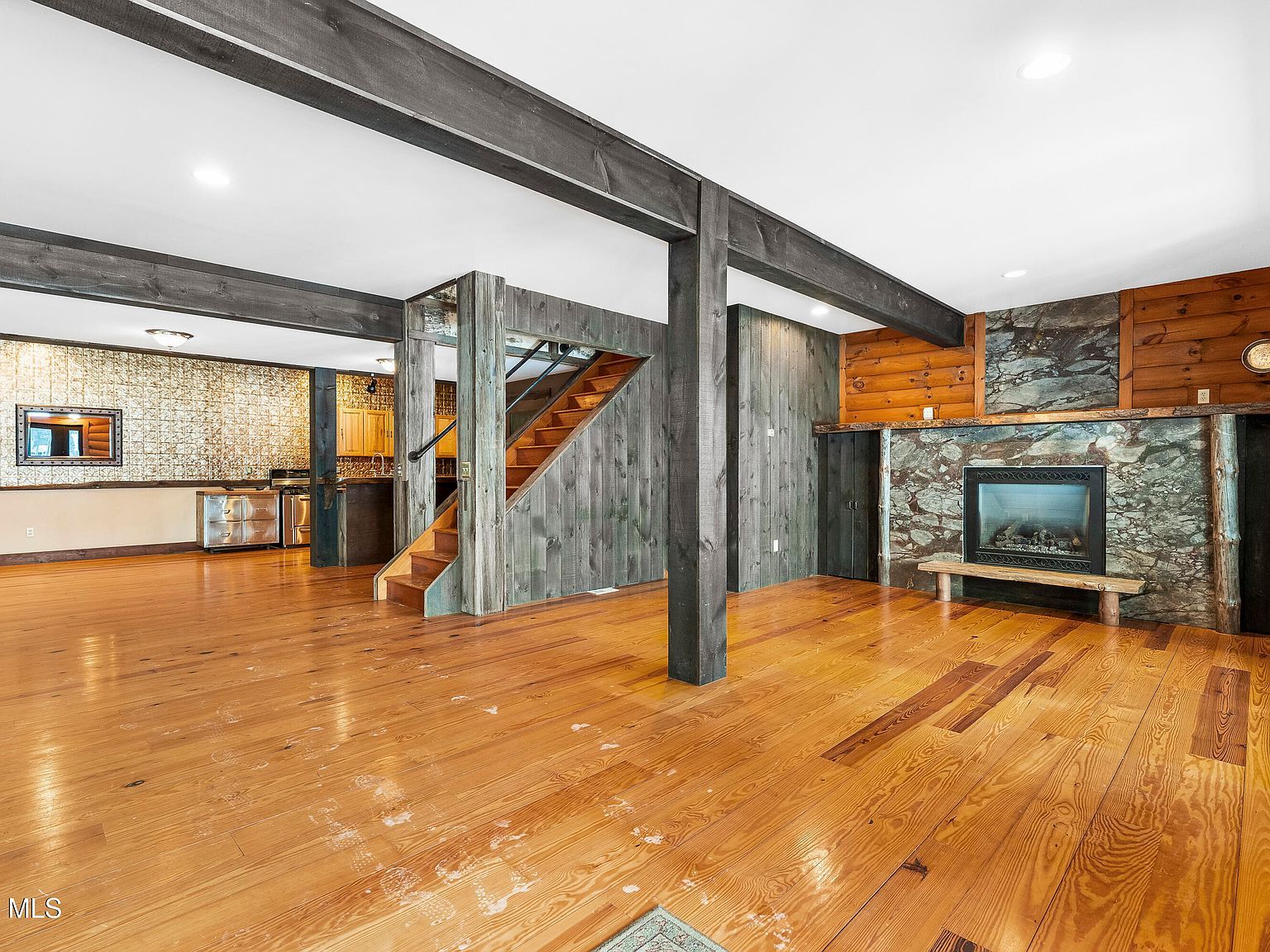 48 Dineen Rd Lake George, NY 12845 - Thumbnail 5