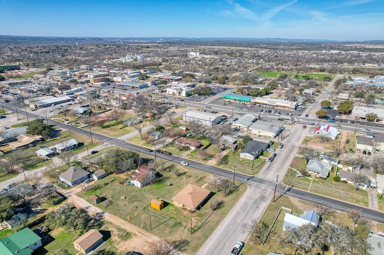 519 Avenue G Marble Falls, TX 78654 - Thumbnail 5