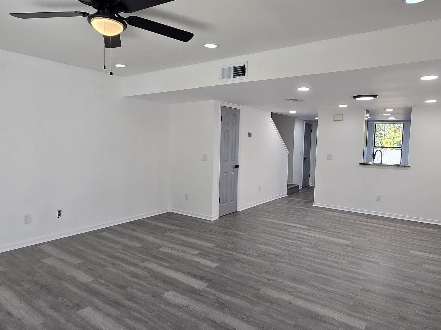 3517 Peeler Rd APT 17 Jacksonville, FL 32277 - Thumbnail 5