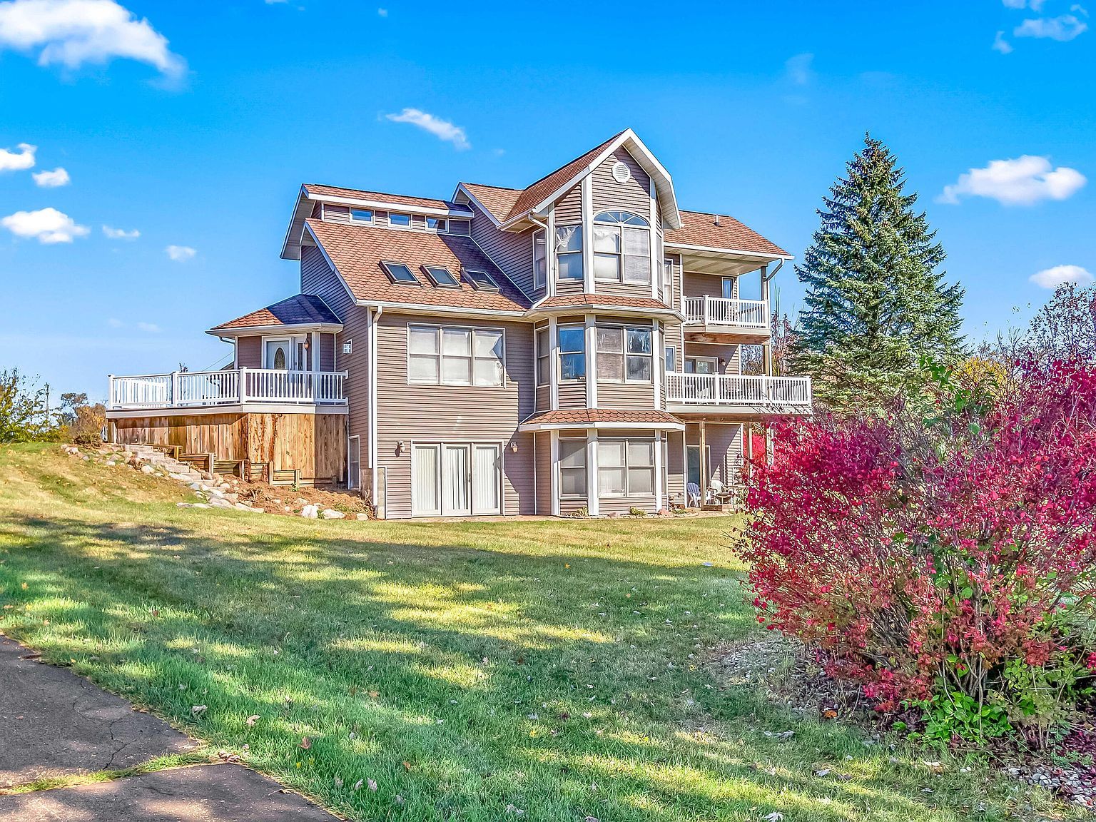 1240 E Bear Lake Rd Hillsdale, MI 49242 - Thumbnail 5