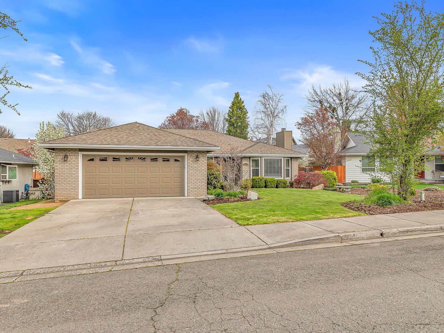 3079 Sycamore Way Medford, OR 97504 - Thumbnail 5