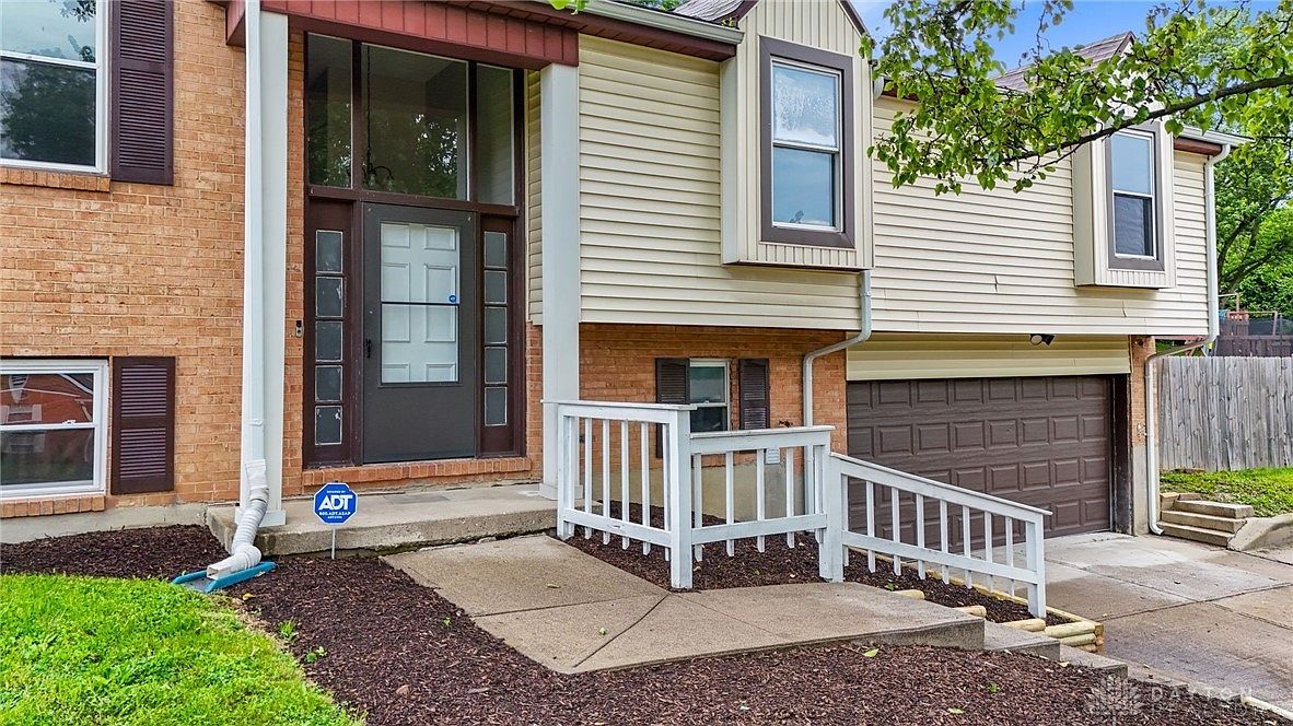 1153 King Richard Pkwy Dayton, OH 45449 - Thumbnail 5