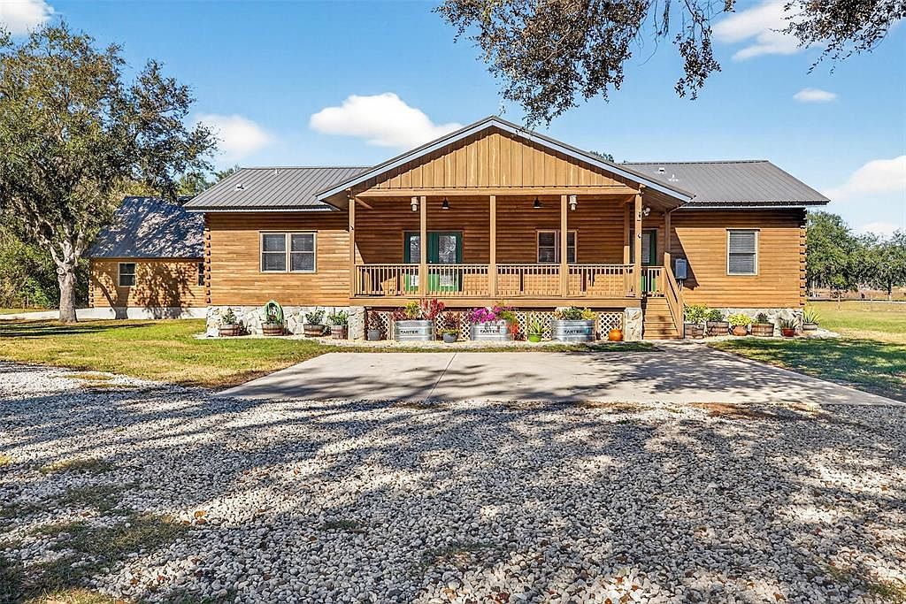 6750 Sutton Oaks Ln Zephyrhills, FL 33541 - Thumbnail 5