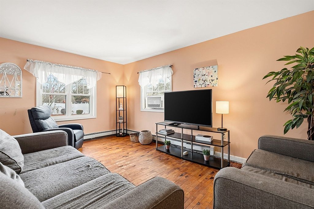 90 Loring Ave Whitman, MA 02382 - Thumbnail 5