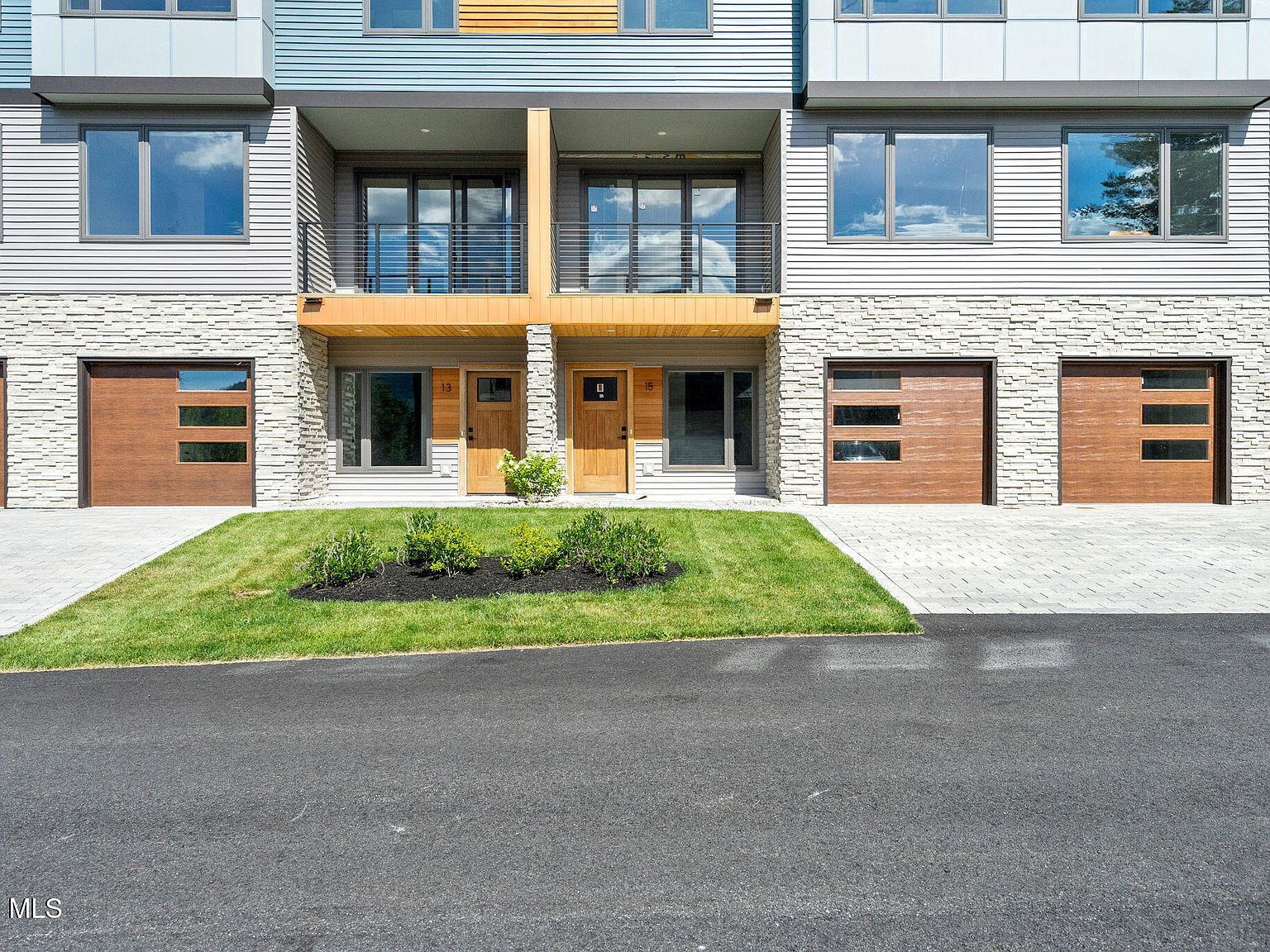 11 Footpath Way Lake George, NY 12845 - Thumbnail 5