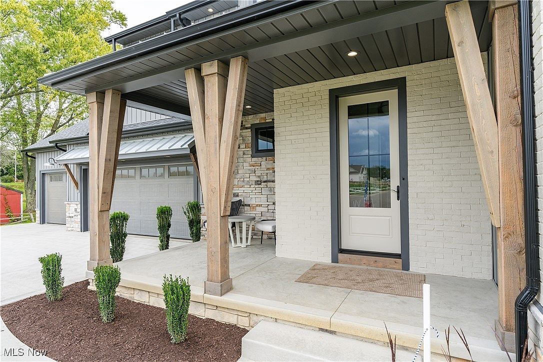 550 Woodlands Glen Ave Hartville, OH 44632 - Thumbnail 5