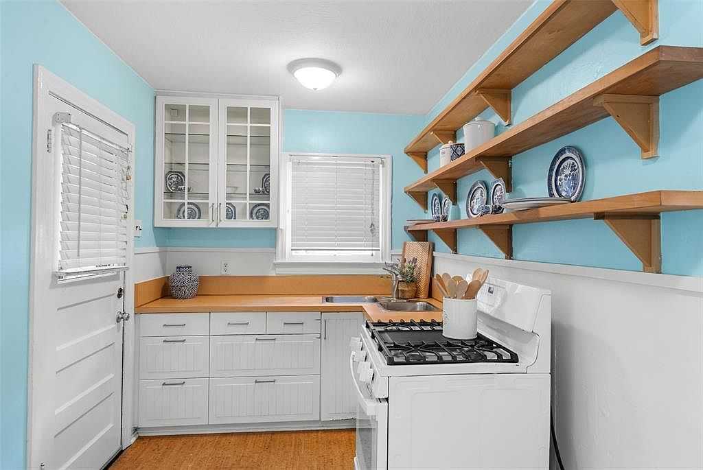 2108 Rountree Dr Austin, TX 78722 - Thumbnail 5